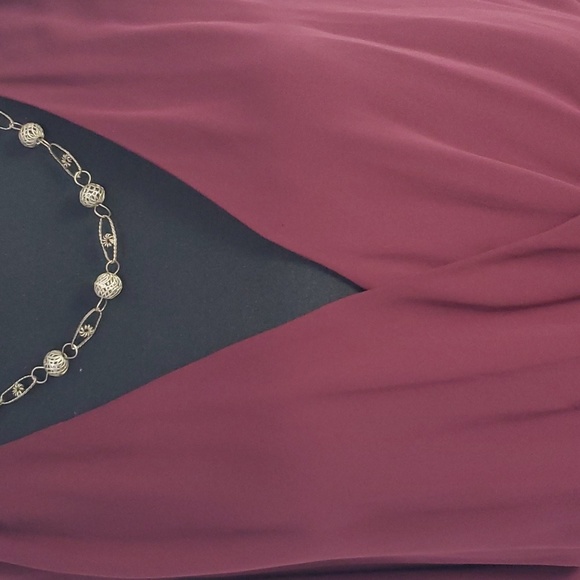 NWT Chic Cache burgundy blouse with peek a boo cutout in back. - Picture 7 of 10